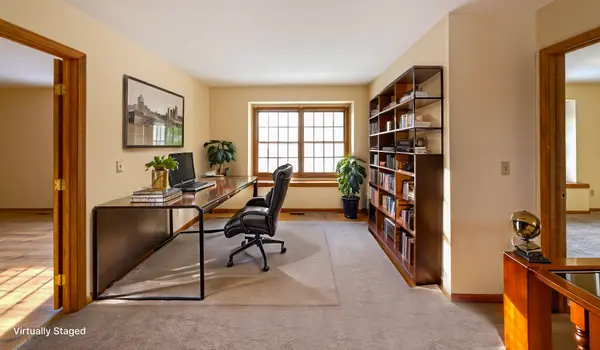 5122 Ginger Dr, Pinckney, MI 48169-9382