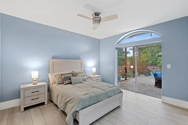 392 Yellowbird St, Marco Island, FL 34145-3958