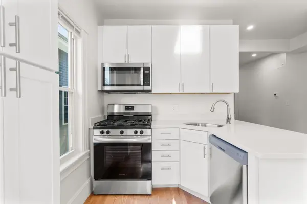 69 Boylston St #2, Jamaica Plain, MA 02130-2289