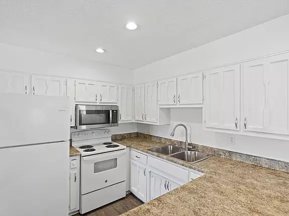 Springfield, TN 37172-6335,6929 TN-76