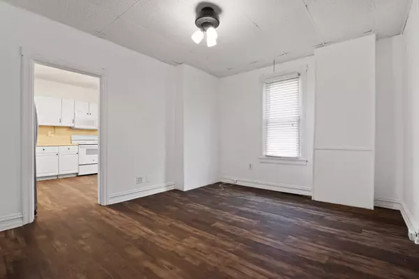 901 N 6th St Allentown, PA 18102-1611