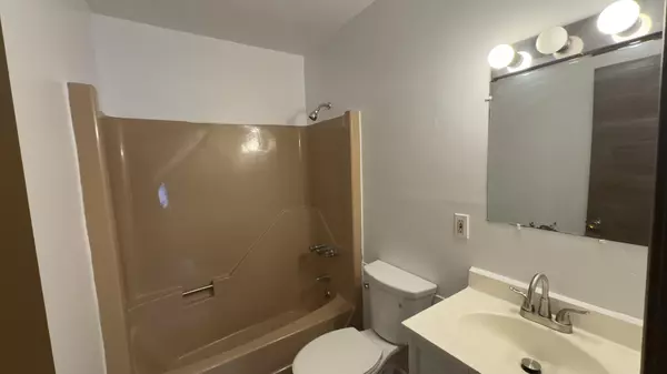 9014 Idlewild Dr Tobyhanna, PA 18466-3801