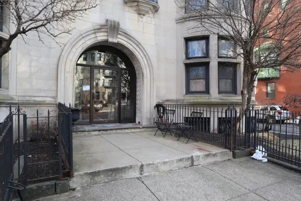 857 Beacon St #B-4, Boston, MA 02215-3306