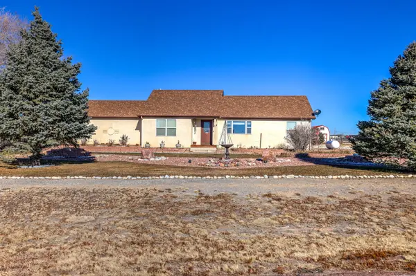 356 N Earl Pl, Pueblo, CO 81007-2300