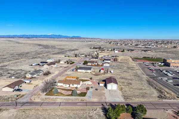 356 N Earl Pl, Pueblo, CO 81007-2300