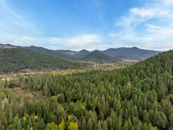 Wolf Creek, OR 97497-8760,486 Dog Creek Rd