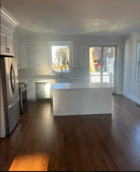 39 Oak St, Harrison, NY 10528-3521