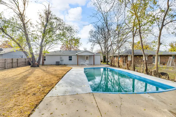 2437 S 126th Ave E, Tulsa, OK 74129-6027