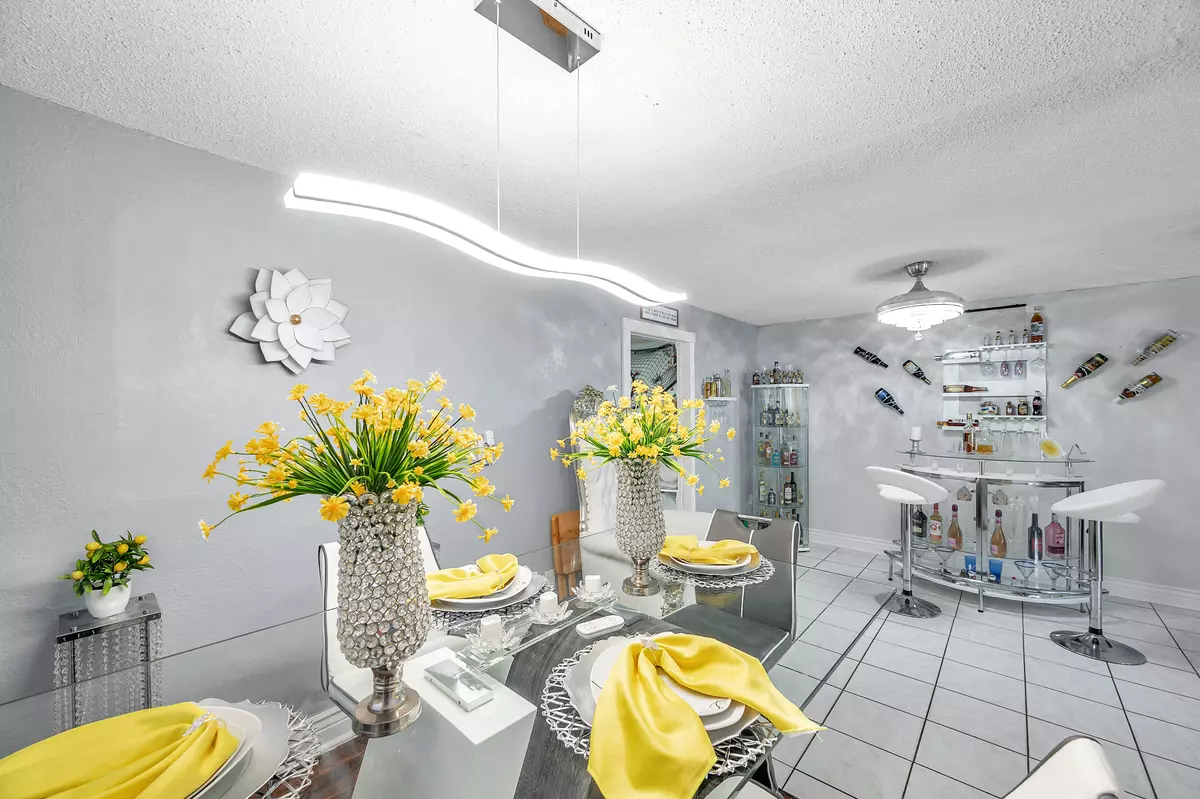 Tampa, FL 33612,12304 N OAKLEAF AVE