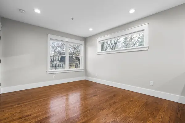 189 Chestnut Ave #2L, Jamaica Plain, MA 02130-4400