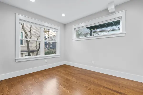 189 Chestnut Ave #2L, Jamaica Plain, MA 02130-4400