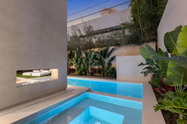 849 N Vista St, Los Angeles, CA 90046-7518