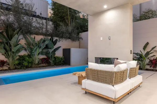 849 N Vista St, Los Angeles, CA 90046-7518