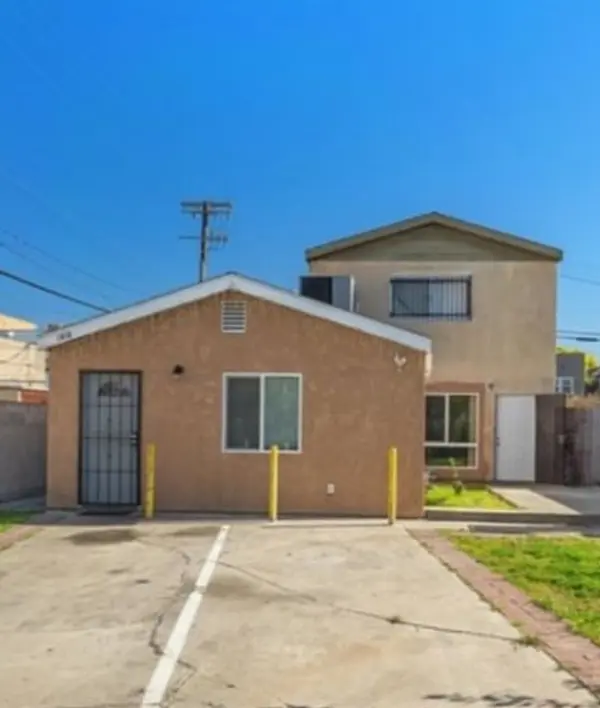 1014 W 84th St, Los Angeles, CA 90044-3406