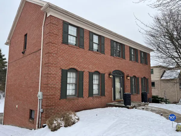 186 Hickory Heights Dr, Bridgeville, PA 15017-1076