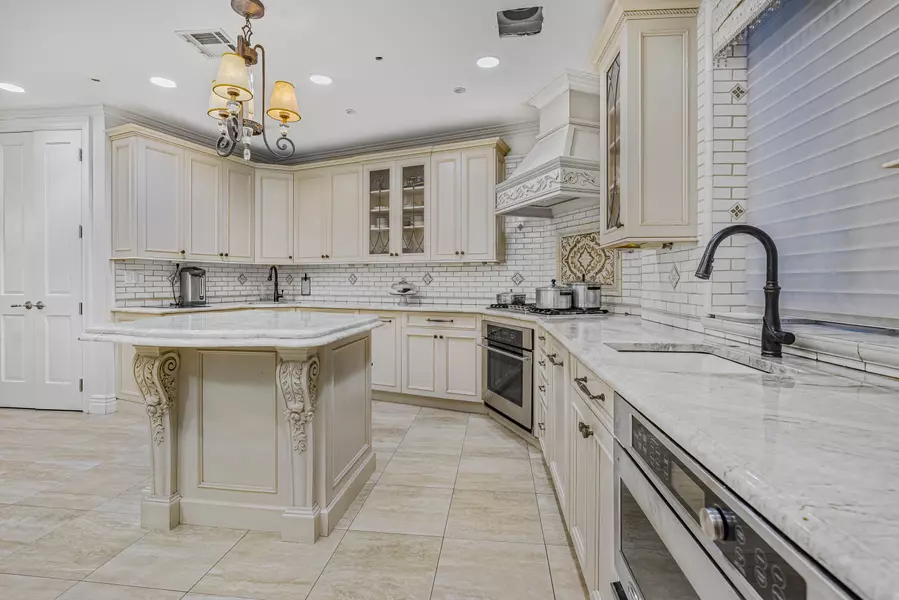 341 Wallabout St #Penthouse, Brooklyn, NY 11206-4317