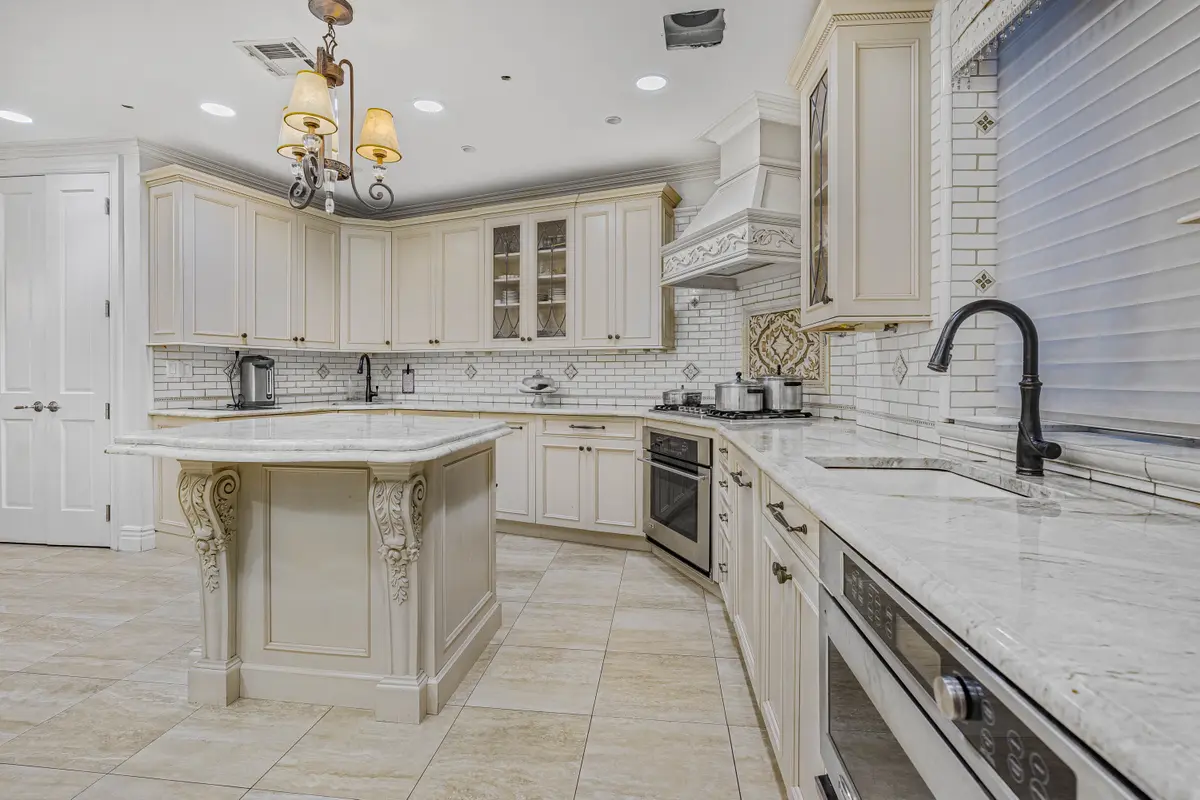 341 Wallabout St #Penthouse, Brooklyn, NY 11206-4317