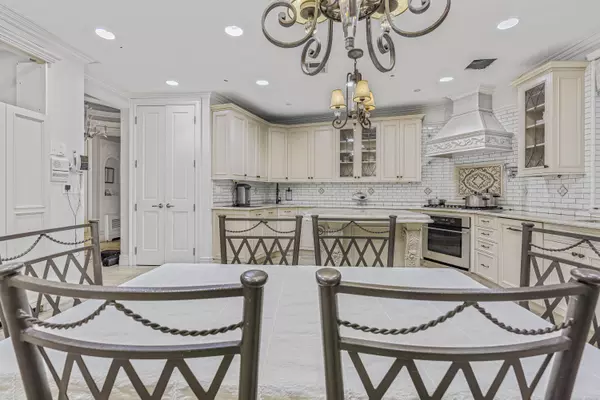 Brooklyn, NY 11206-4317,341 Wallabout St #Penthouse