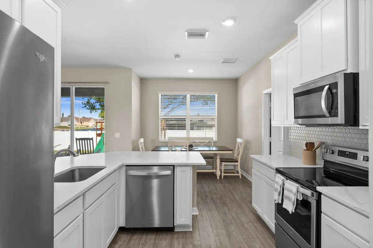 101 SE 44th Ter, Cape Coral, FL 33904-8383