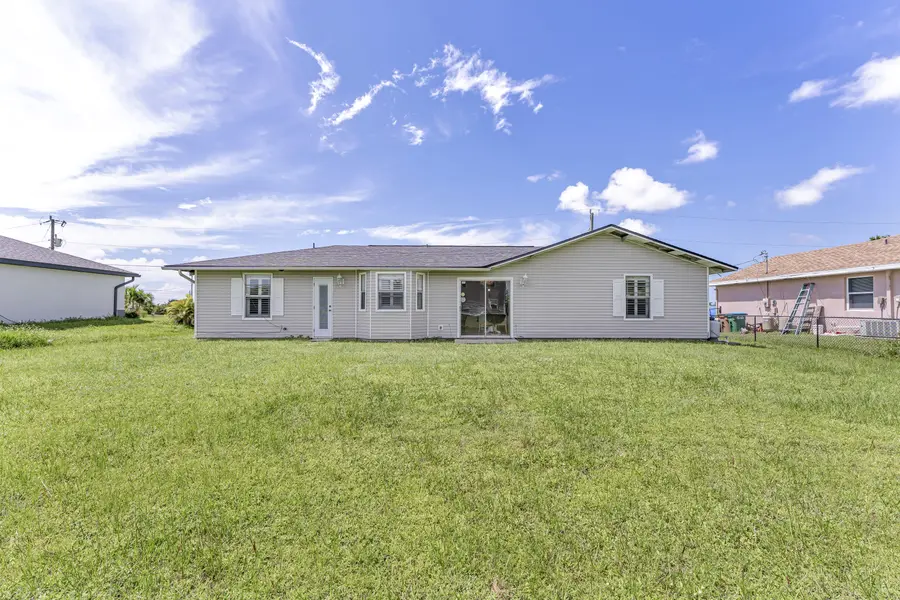 1127 NW 4th Pl, Cape Coral, FL 33993-1050