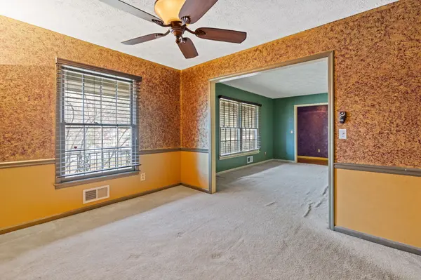 5662 Grist Stone Dr SW, Lilburn, GA 30047-6231