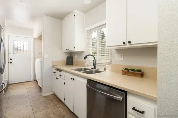 7043 Wattle Dr, San Diego, CA 92139-3325