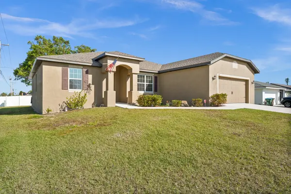 101 SE 44th Ter, Cape Coral, FL 33904-8383