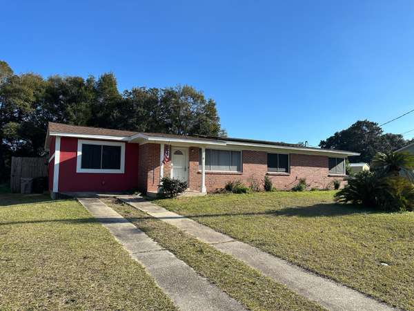 1002 Alexandria Dr, Pensacola, FL 32505-4502