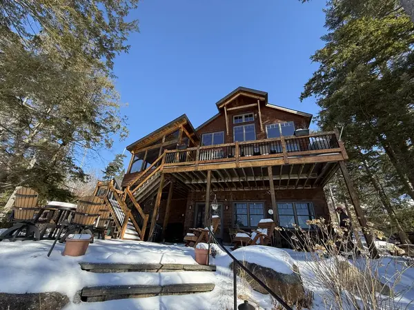 22 Harris Rd, Meredith, NH 03253-6920