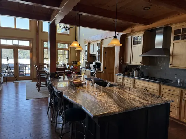 22 Harris Rd, Meredith, NH 03253-6920