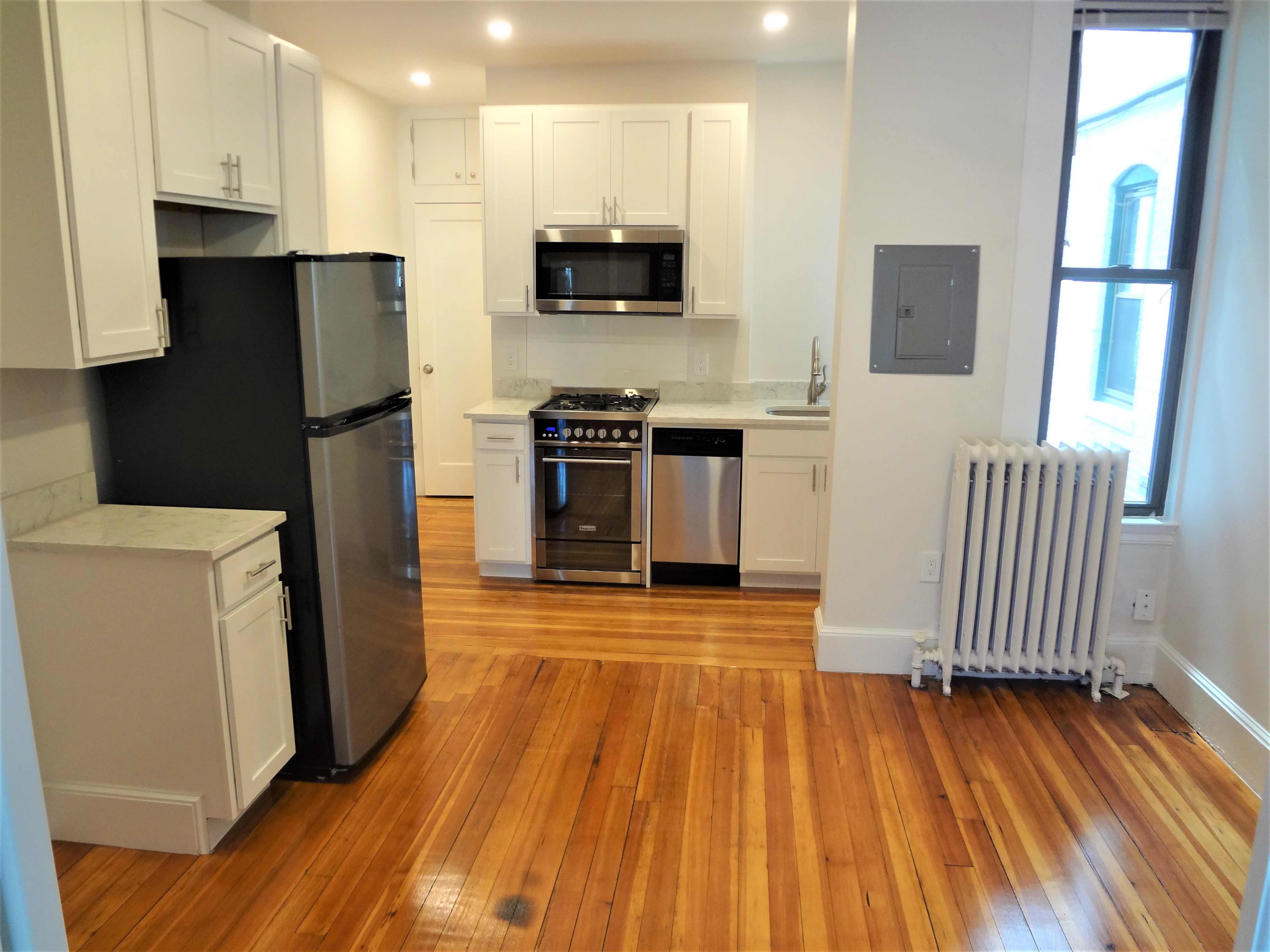 17 Seaverns Ave #1F, Jamaica Plain, MA 02130-2874