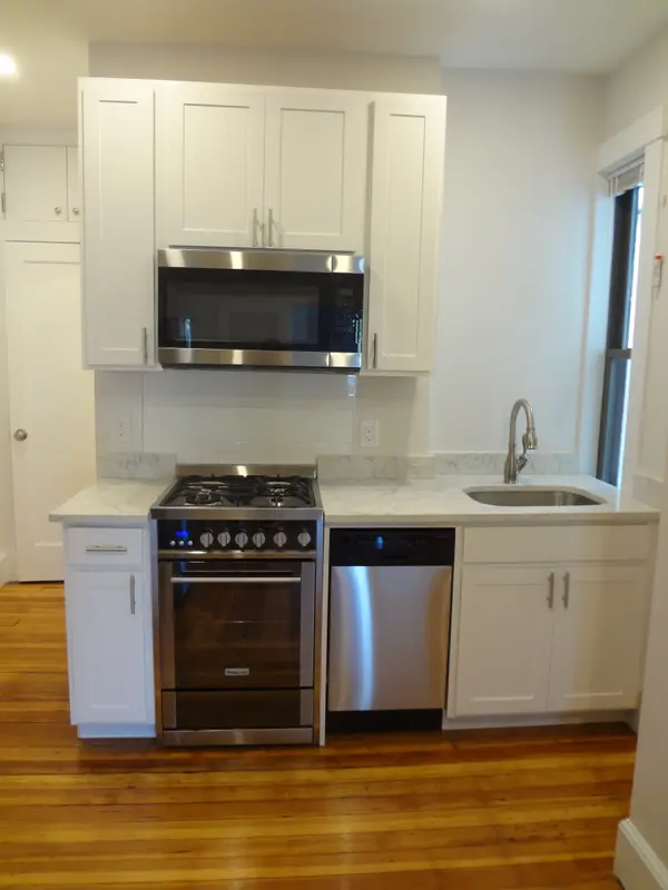 17 Seaverns Ave #1F, Jamaica Plain, MA 02130-2874