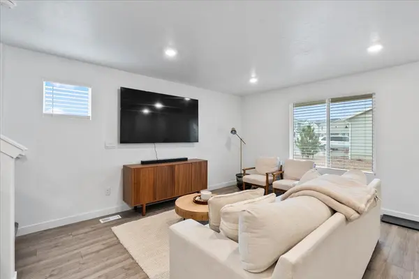 412 N Regatta Ln, Saratoga Springs, UT 84045-5585
