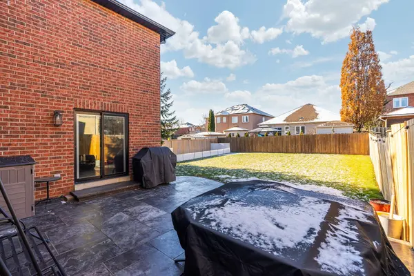 87 Earl S Cuddie Blvd, Scugog, ON L9L 1T3