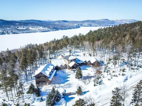 802 Ch. des Skieurs, Mont-tremblant, J8E 3M8, CA