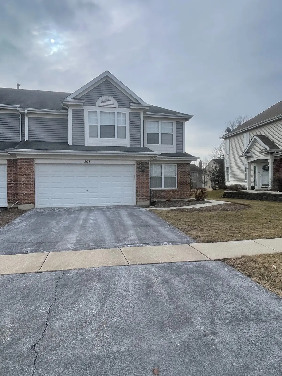 567 Yorkshire Ln, Pingree Grove, IL 60140-9159