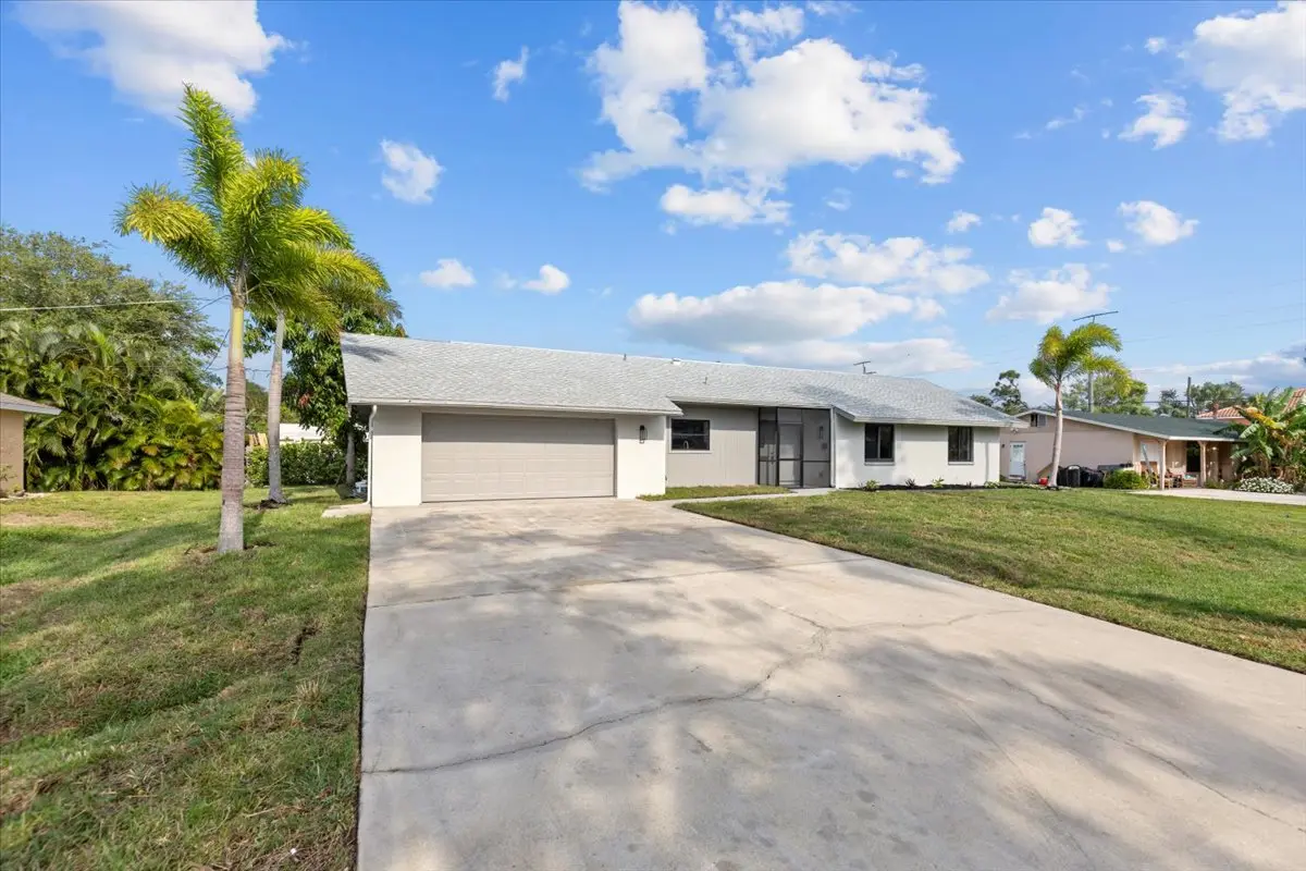 16030 Carver Gardens Dr, Fort Myers, FL 33908-3253