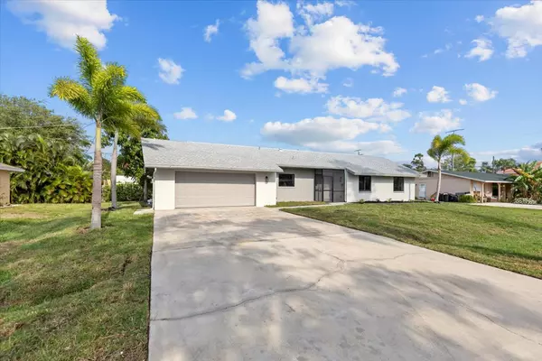 16030 Carver Gardens Dr, Fort Myers, FL 33908-3253
