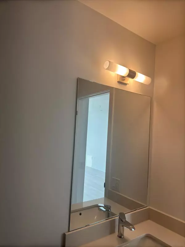 Hamilton, ON L8E 0L3,2782 Barton St E #1104