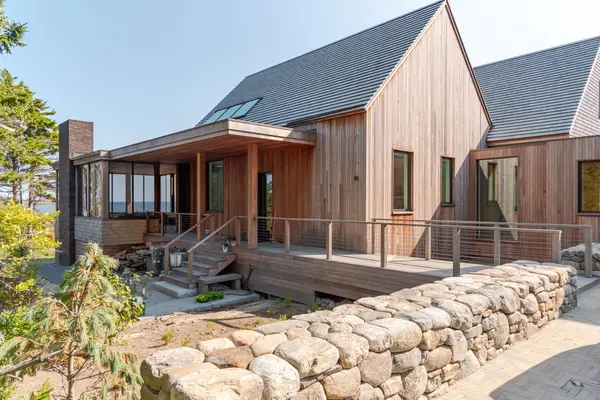 48 Cedar Beach Rd, Bailey Island, ME 04003-2524