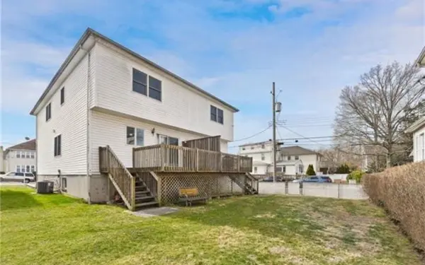 37 Oak St, Harrison, NY 10528