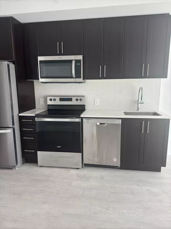 Hamilton, ON L8E 0L3,2782 Barton St E #1104