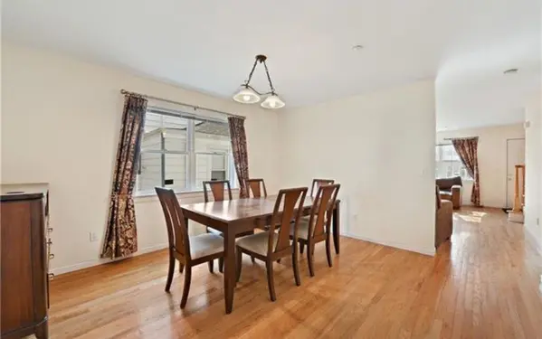 37 Oak St, Harrison, NY 10528