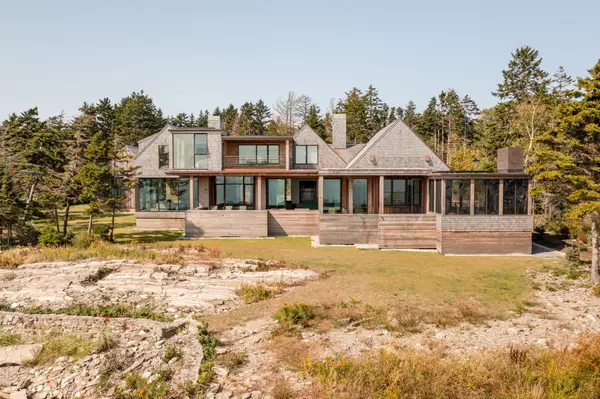48 Cedar Beach Rd, Bailey Island, ME 04003-2524