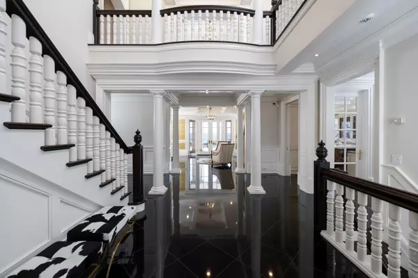 Oakville, ON L6J 1A7,1092 Argyle Dr