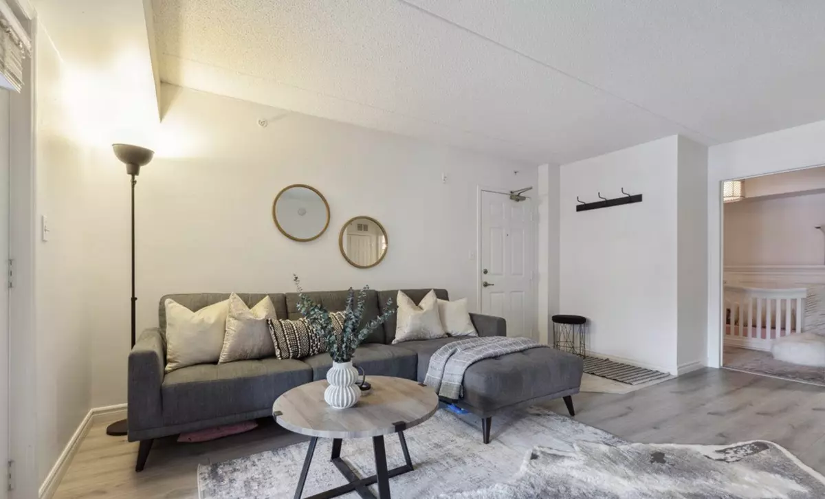 Burlington, ON L7L 7G9,2045 Appleby Line #206