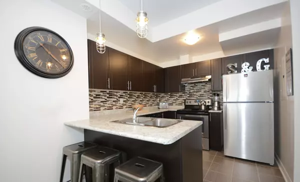 Oakville, ON L6M 0X6,2420 Baronwood Dr #03-03