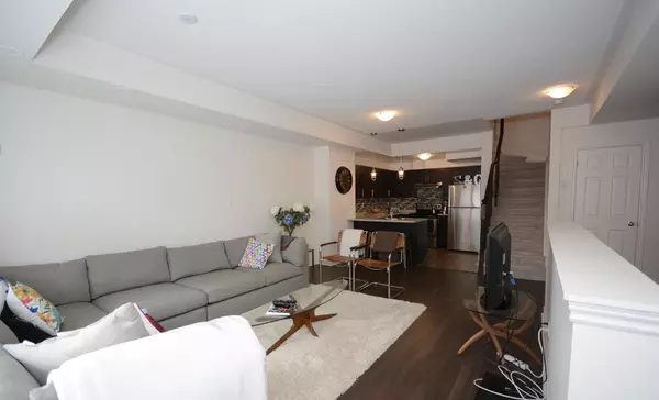 Oakville, ON L6M 0X6,2420 Baronwood Dr #03-03