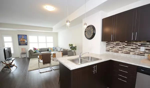 Oakville, ON L6M 0X6,2420 Baronwood Dr #03-03