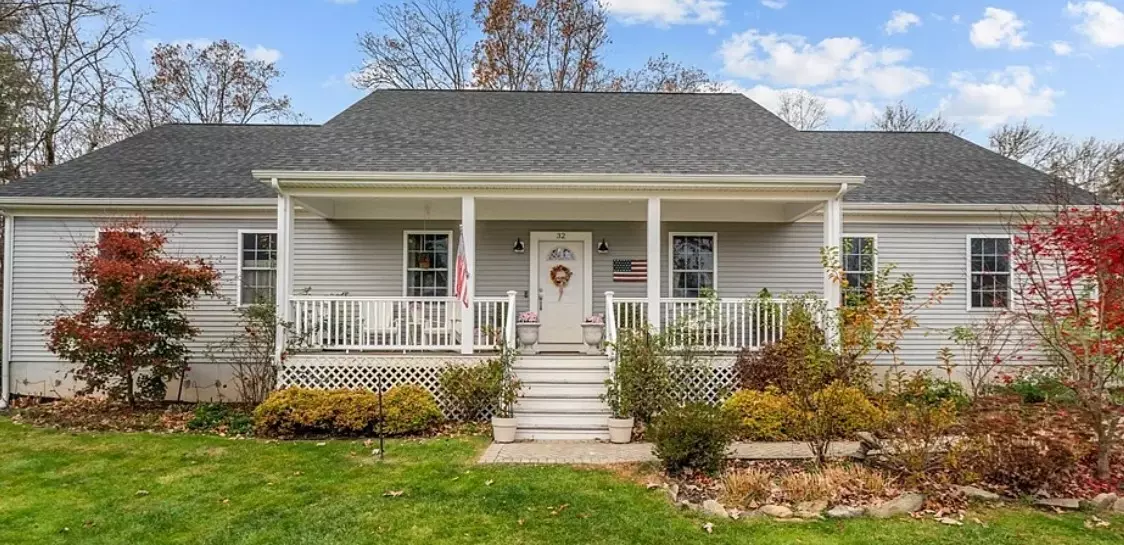 Rehoboth, MA 02769-2636,32 Francis St